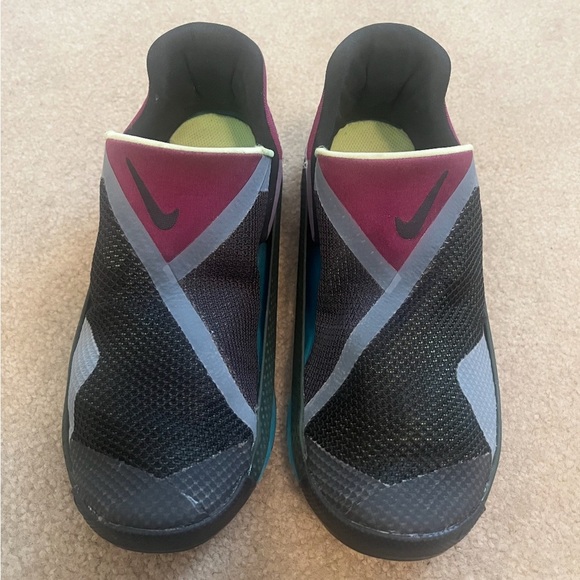 Men's size 7.5 NIKE FLYEASE athletic SHOES sneakers - Picture 1 of 9